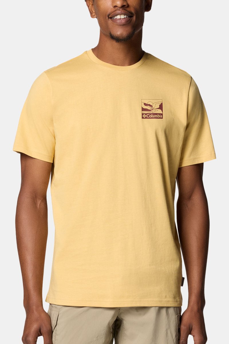 Columbia Explorers Canyon™ Back Short Sleeve Tee (Sand Dune/Trailscape) | T-Shirts