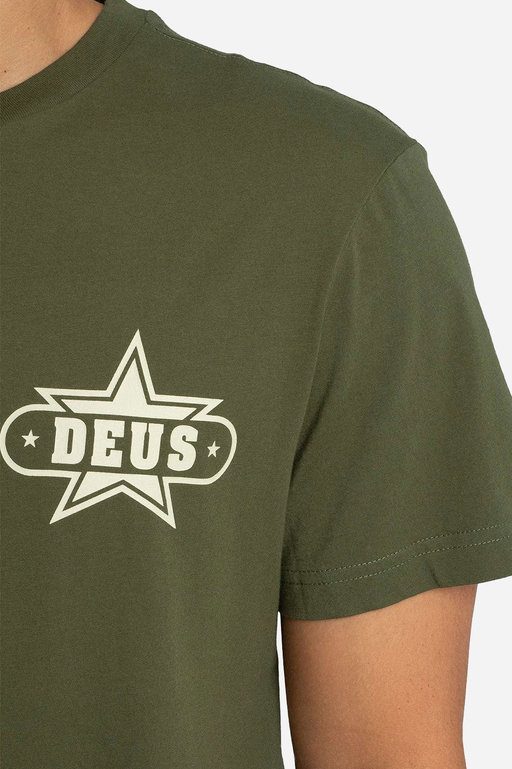 Camiseta Deus Gumshoe (verde ciprés)